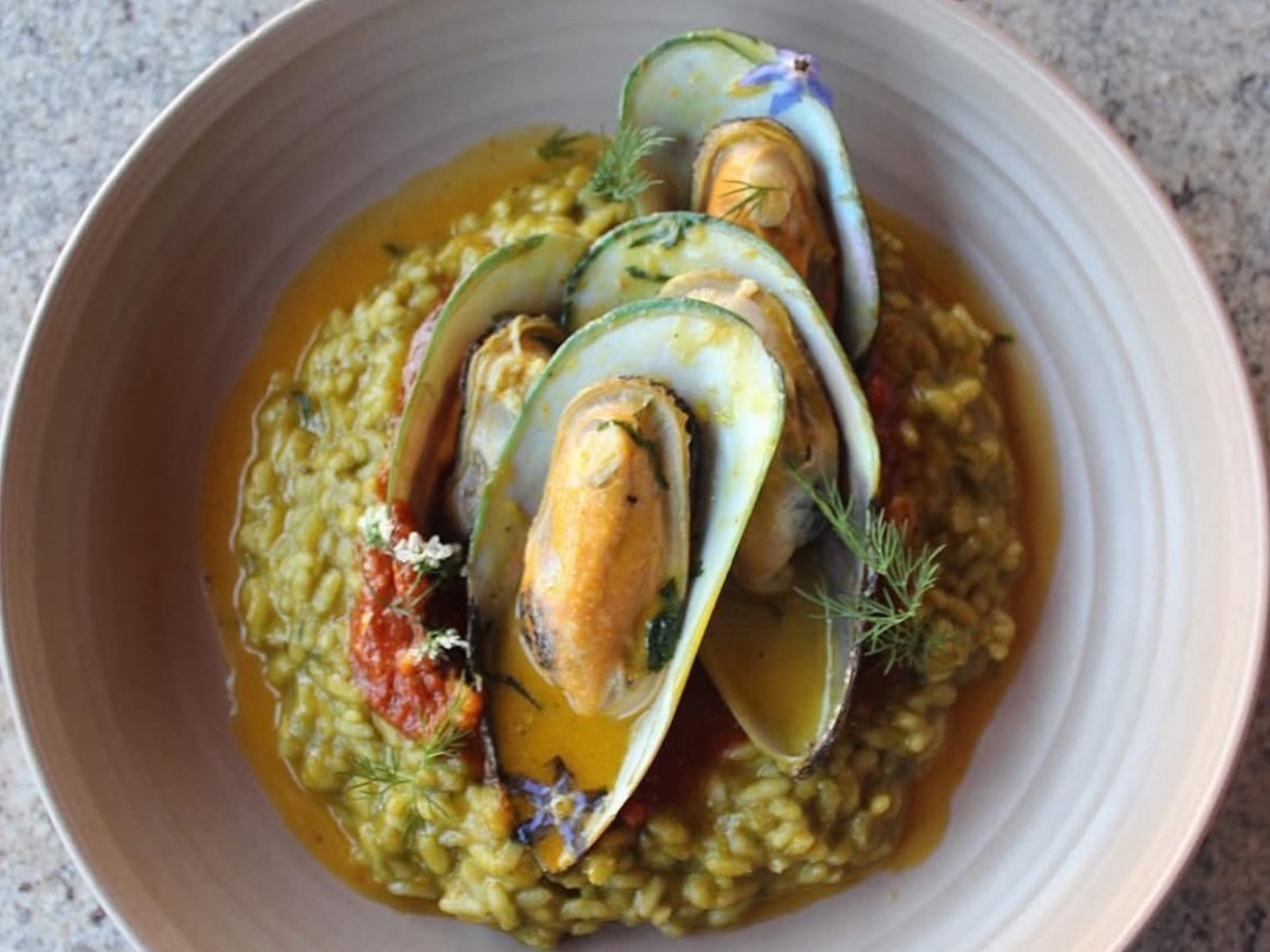 Mussels · grains · herbs